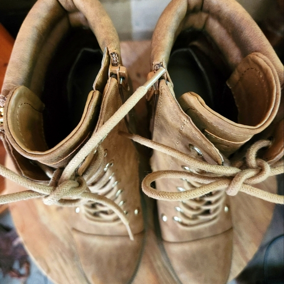 GUESS GBG JAYDYN HIGH HEEL PLATFORM COMBAT BOOTS - Picture 8 of 9